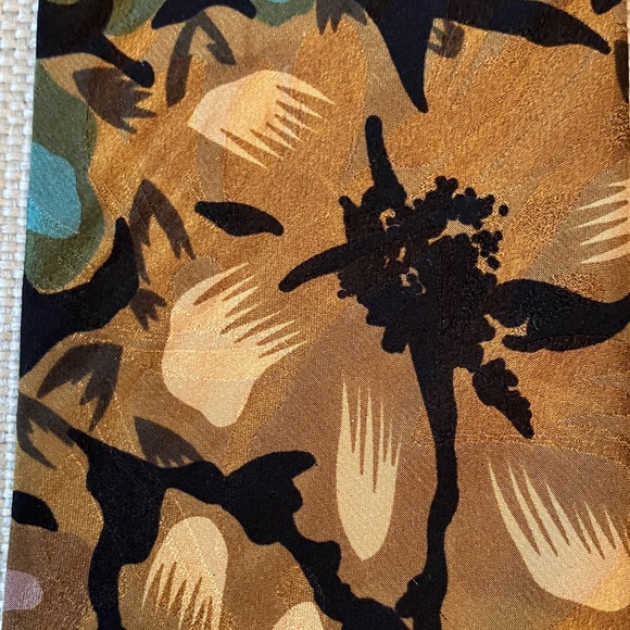 R. Andreotti vintage silk tie, large floral print, teal blue, tan & black - Picture 4 of 9